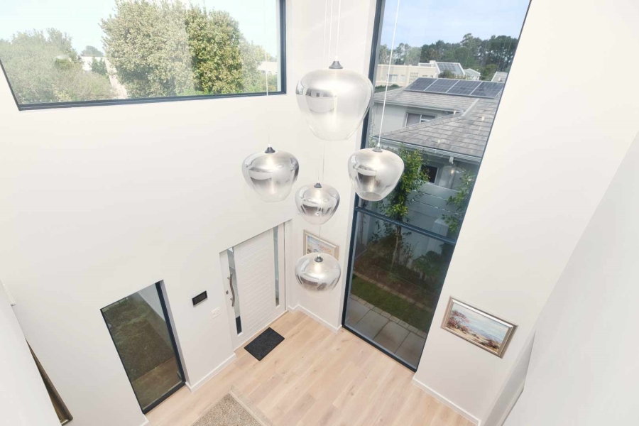 6 Bedroom Property for Sale in Hermanus Heights Western Cape